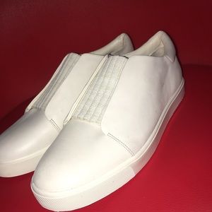 Vince Cantara Leather Sneakers Sz 9.5 shoes 9 1/2